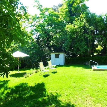 Casa Ezelina Bed & Breakfast 3*