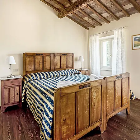 לינה וארוחת בוקר Casa Ezelina 3*