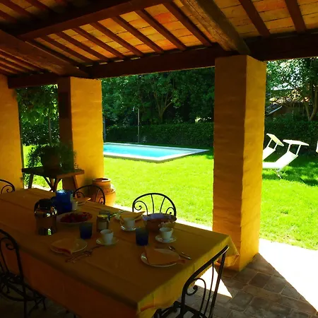 לינה וארוחת בוקר Casa Ezelina 3*